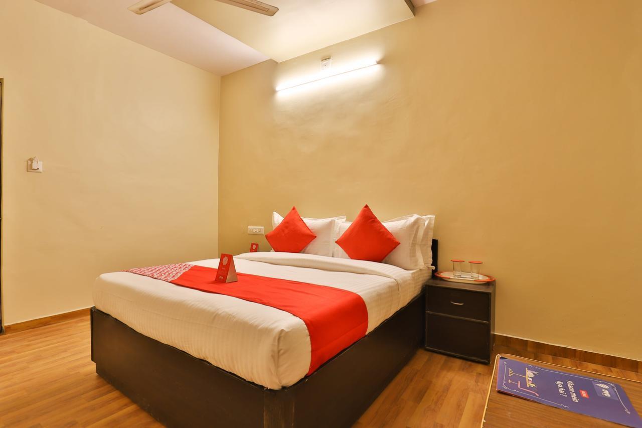 Oyo 11427 Hotel Kalyan أحمد أباد المظهر الخارجي الصورة