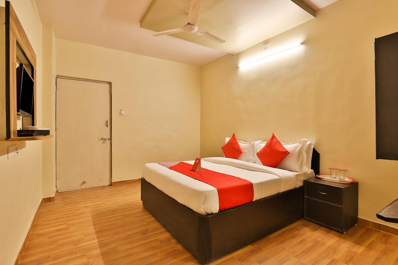 Oyo 11427 Hotel Kalyan أحمد أباد المظهر الخارجي الصورة