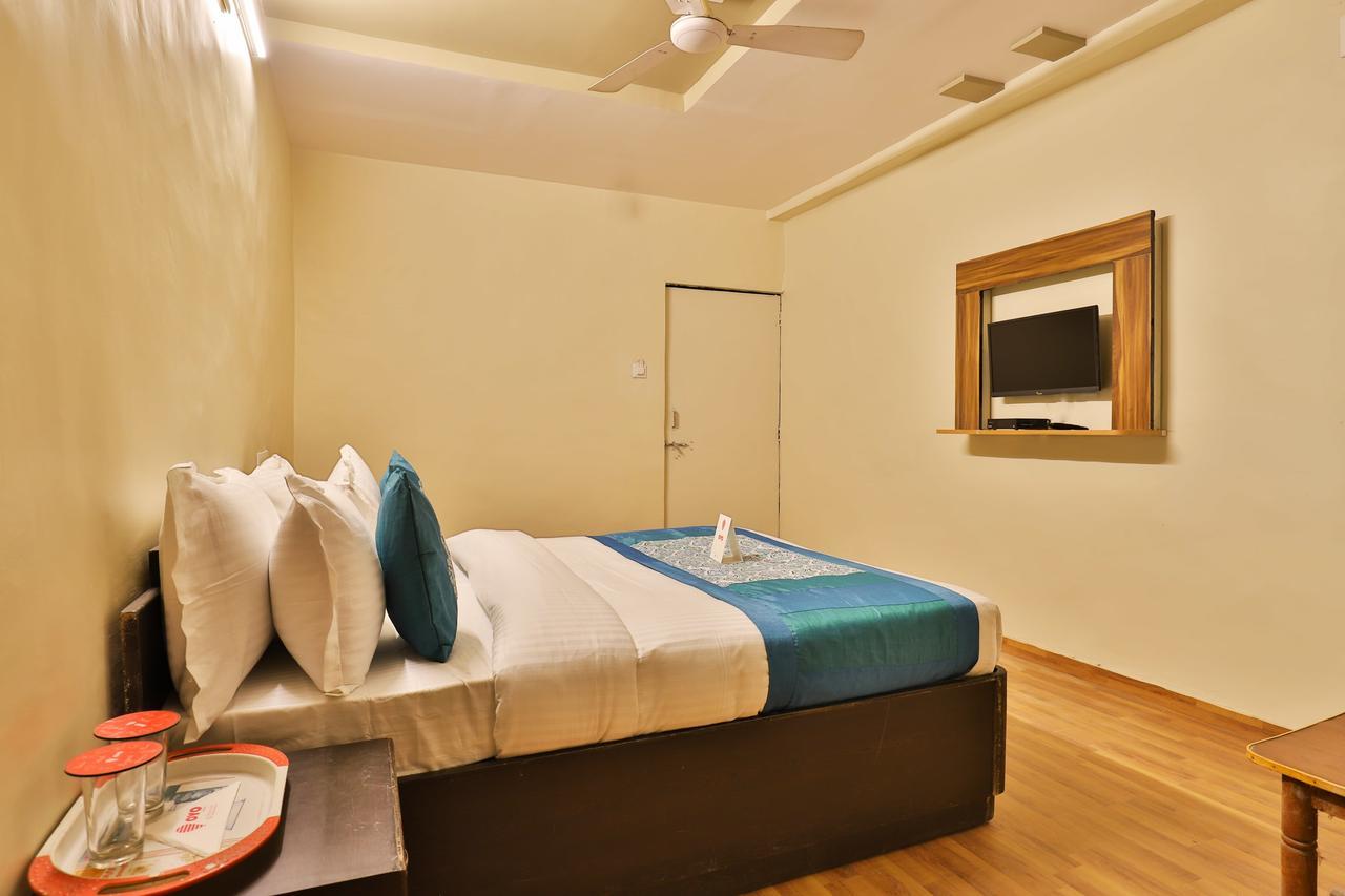 Oyo 11427 Hotel Kalyan أحمد أباد المظهر الخارجي الصورة