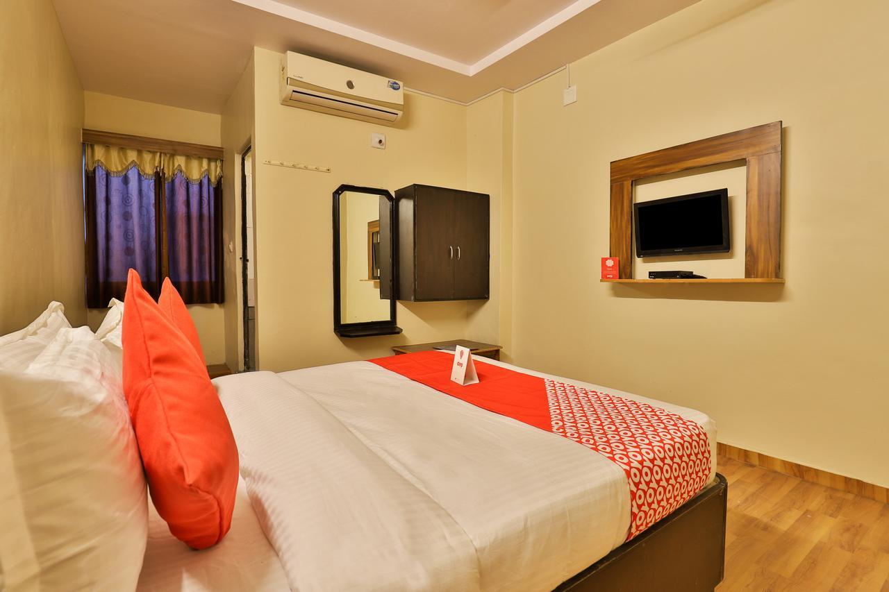 Oyo 11427 Hotel Kalyan أحمد أباد المظهر الخارجي الصورة